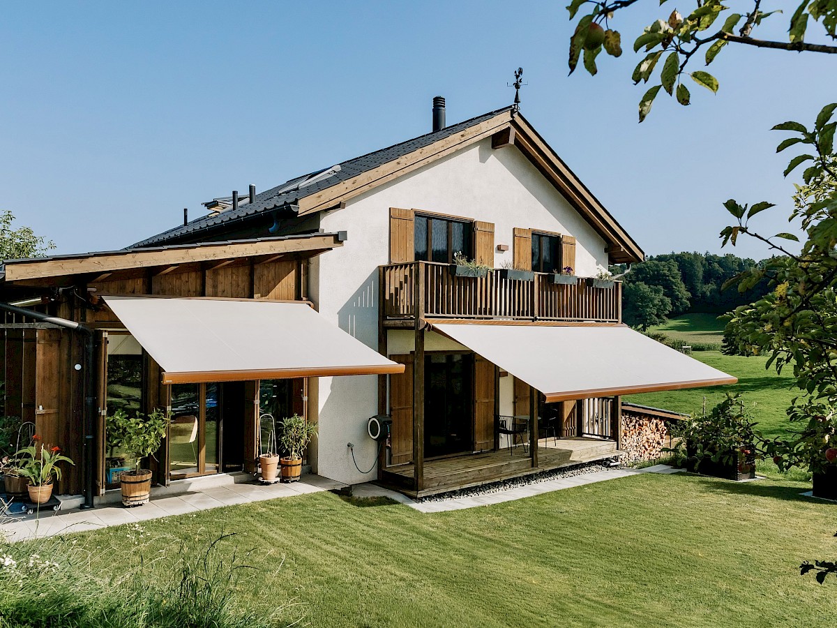 Garten und Veranda mit grossflächiger Beschattung