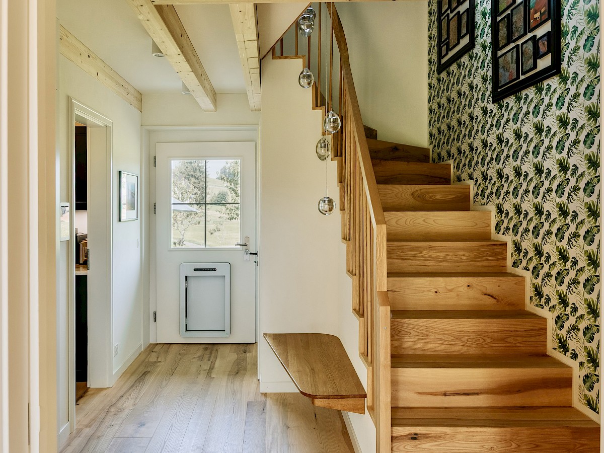 Eingangsbereich und Treppe ins 1. OG