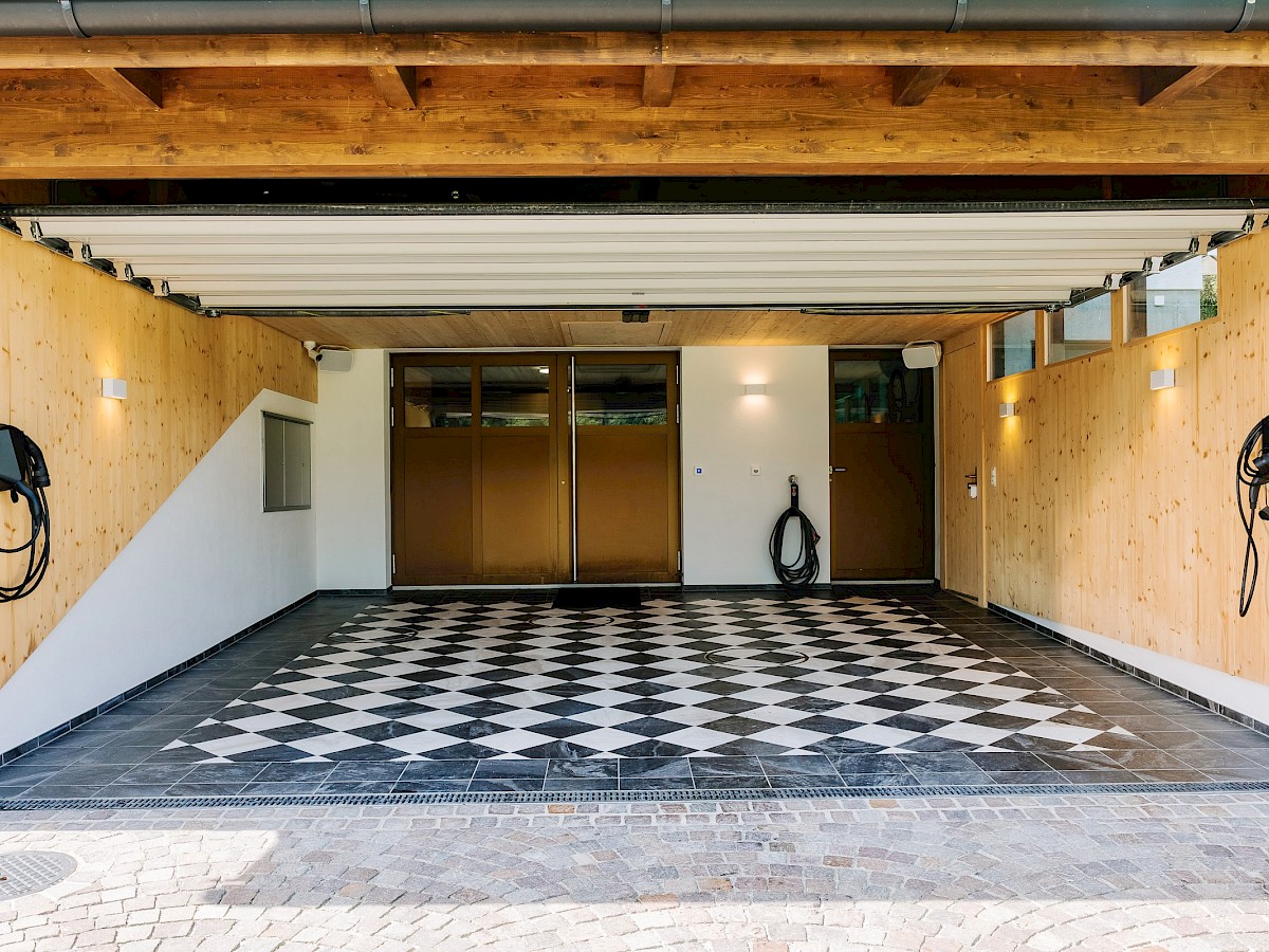 Garage für zwei grosse Autos